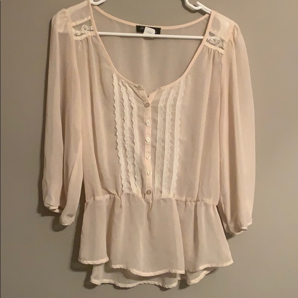 Lace shirt - Picture 1 of 6